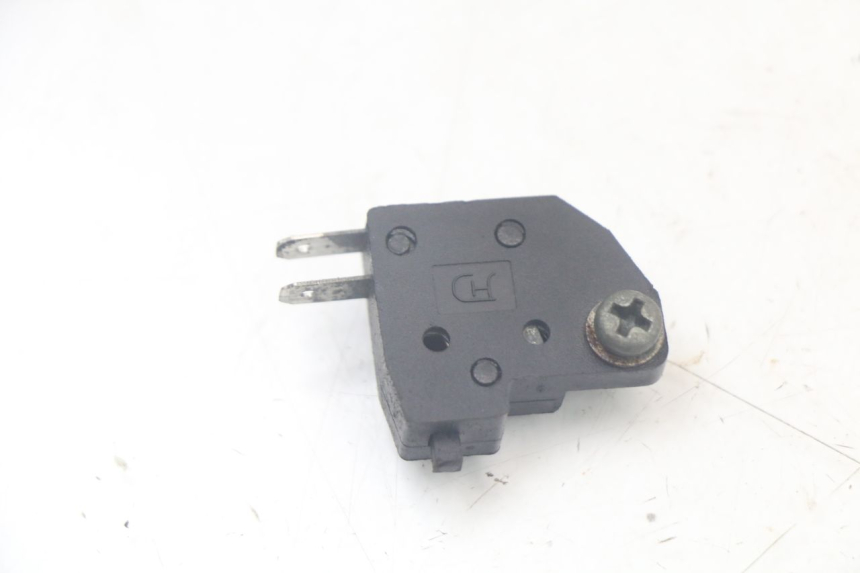 photo de CONTACTOR DE LUZ DE FRENO DERECHO SYM CROX 4T 50 (2016 - 2023)