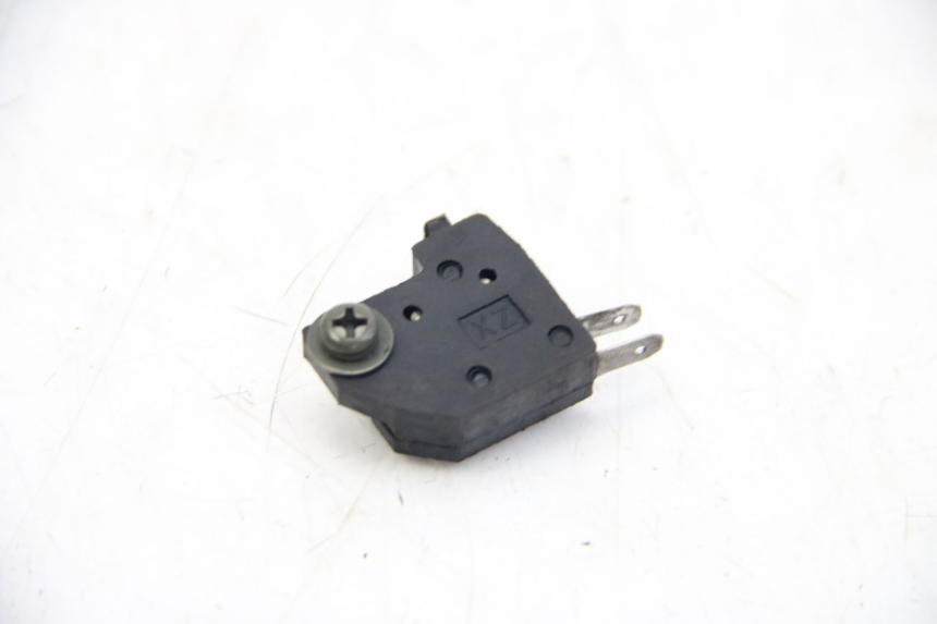 photo de CONTACTOR DE LUZ DE FRENO DERECHO SYM FIDDLE 2 125 (2010 - 2013)