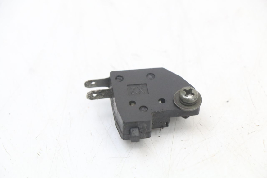 photo de CONTACTOR DE LUZ DE FRENO DERECHO SYM FIDDLE 2 50 (2008 - 2013)