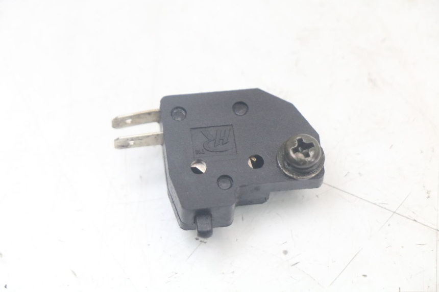 photo de CONTACTOR DE LUZ DE FRENO DERECHO SYM FIDDLE 3 III 125 (2014 - 2020)