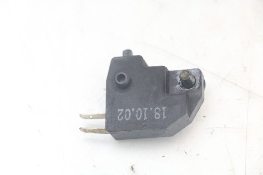 photo de CONTACTOR DE LUZ DE FRENO DERECHO SYM FIDDLE 3 III 125 (2014 - 2020)