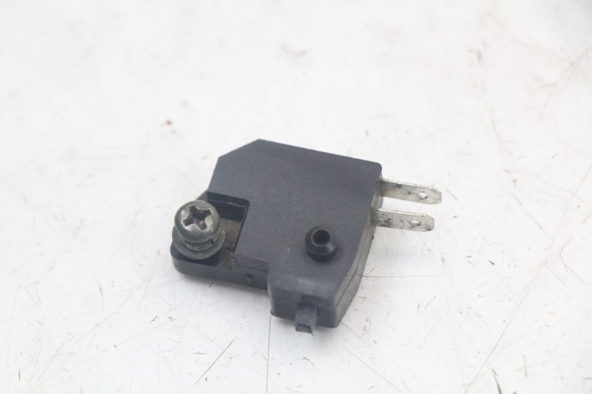 photo de CONTACTOR DE LUZ DE FRENO DERECHO SYM ORBIT III 3 4T 50 (2018 - 2021)