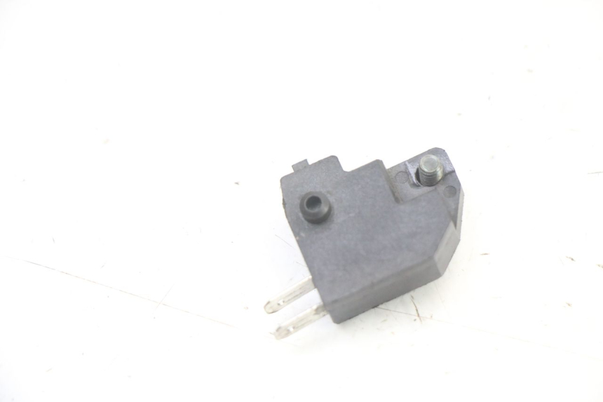 photo de CONTACTOR DE LUZ DE FRENO DERECHO SYM ORBIT III 3 4T 50 (2018 - 2021)