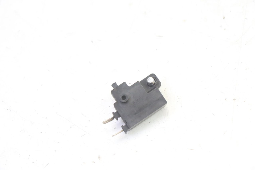 photo de CONTACTOR DE LUZ DE FRENO DERECHO YAMAHA TDM ABS 900 (2002 - 2014)