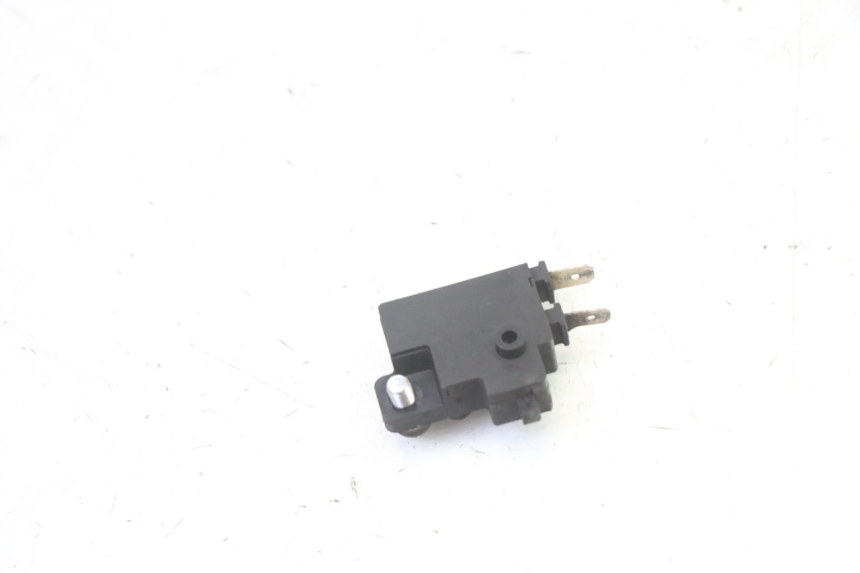 photo de CONTACTOR DE LUZ DE FRENO DERECHO YAMAHA TDM ABS 900 (2002 - 2014)