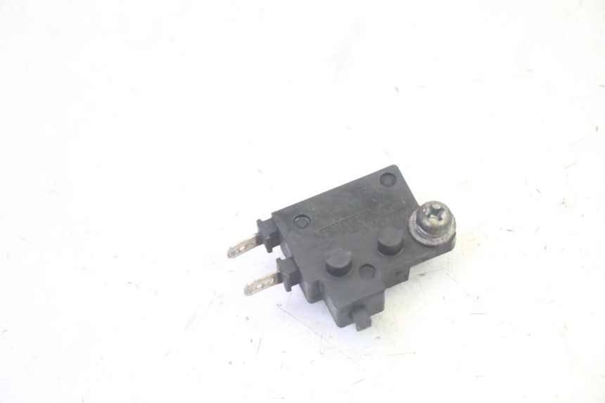 photo de CONTACTOR DE LUZ DE FRENO DERECHO YAMAHA TDM ABS 900 (2002 - 2014) - Detalle de la pieza
