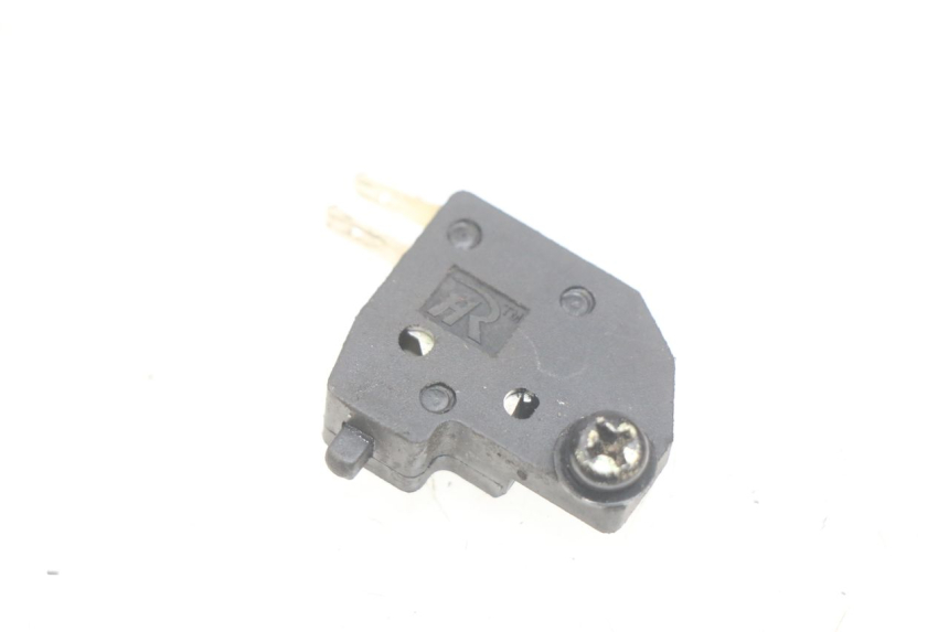photo de CONTACTOR DE LUZ DE FRENO DERECHO PEUGEOT TWEET 125 (2018 - 2021)
