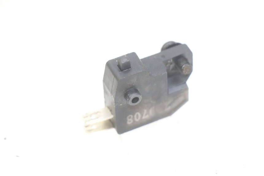 photo de CONTACTOR DE LUZ DE FRENO DERECHO PEUGEOT TWEET 125 (2018 - 2021)
