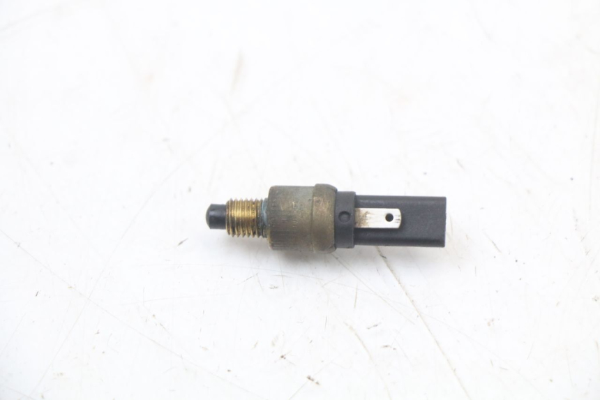 photo de CONTACTOR DE LUZ DE FRENO DERECHO PIAGGIO TYPHOON 80 (1994 - 1997)