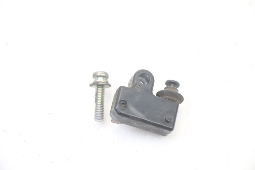 photo de LUZ FRENO INTERRUPTOR DERECHA YAMAHA X-MAX XMAX 125 (2010 - 2014)