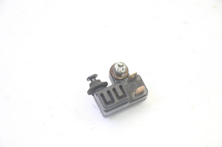 photo de LUZ FRENO INTERRUPTOR DERECHA YAMAHA X-MAX XMAX 125 (2010 - 2014)