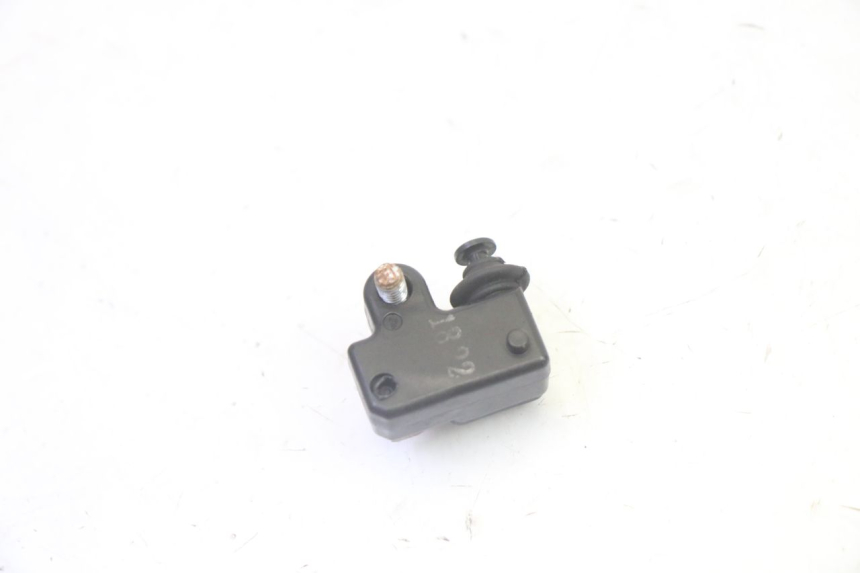 photo de LUZ FRENO INTERRUPTOR DERECHA YAMAHA X-MAX XMAX 125 (2010 - 2014)
