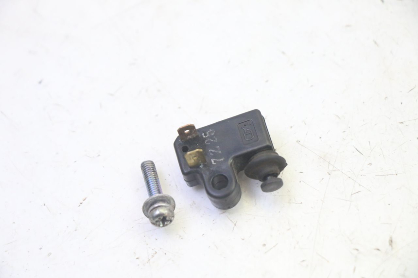 photo de CONTACTOR DE LUZ DE FRENO DERECHO YAMAHA X-MAX XMAX 250 (2006 - 2009)