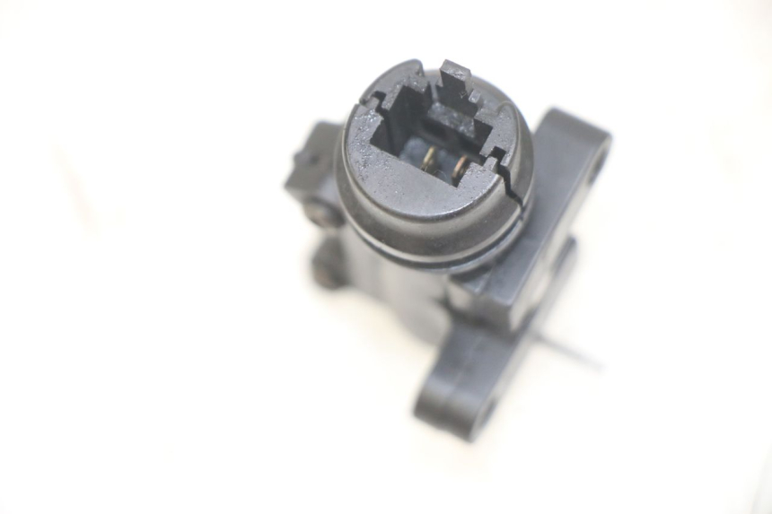 photo de LUZ FRENO INTERRUPTOR DERECHA YAMAHA XJN DIVERSION 600 (2000 - 2003)