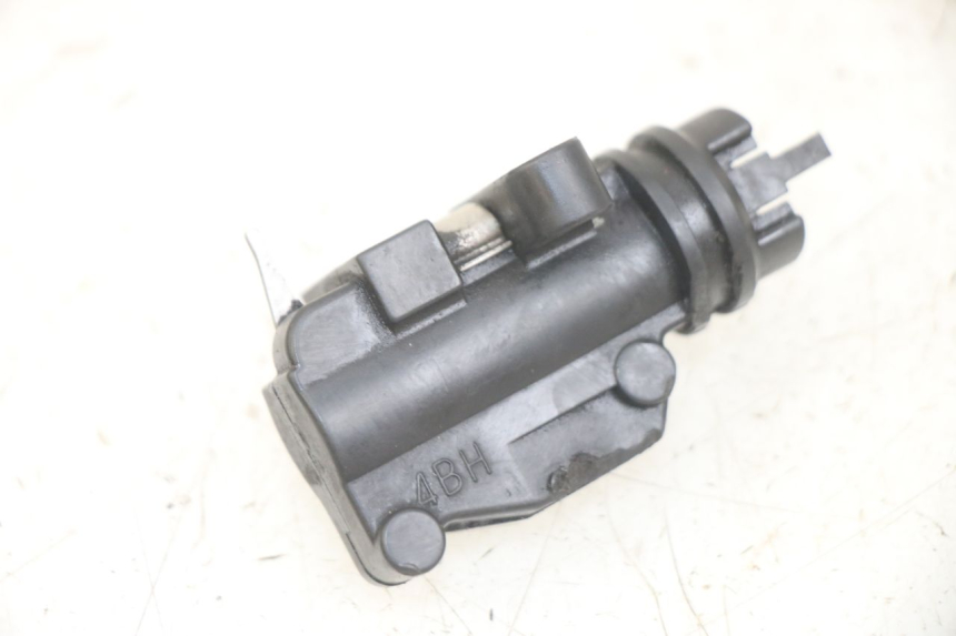 photo de LUZ FRENO INTERRUPTOR DERECHA YAMAHA XJN DIVERSION 600 (2000 - 2003)