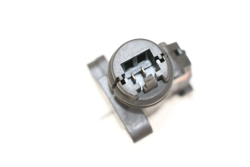 photo de LUZ FRENO INTERRUPTOR DERECHA YAMAHA XJN DIVERSION 600 (2000 - 2003)