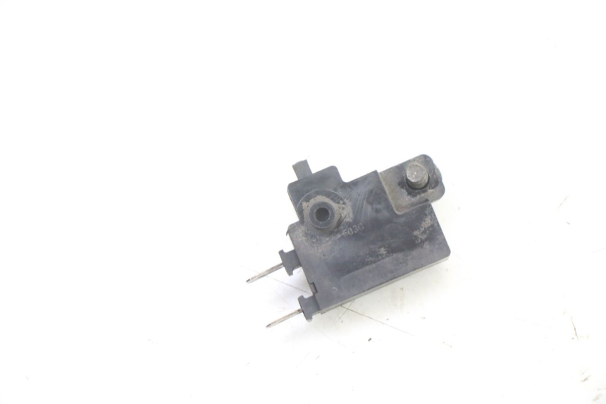 photo de LUZ FRENO INTERRUPTOR DERECHA HONDA XLV VARADERO 125 (2000 - 2006)