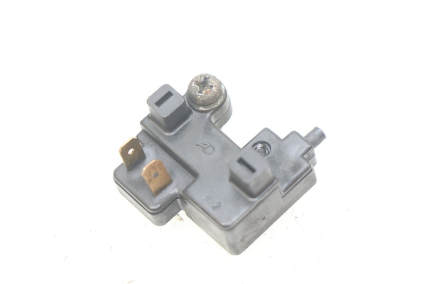 photo de CONTACTOR DE LUZ DE FRENO DERECHO YAMAHA FJR ABS 1300 (2006 - 2012)