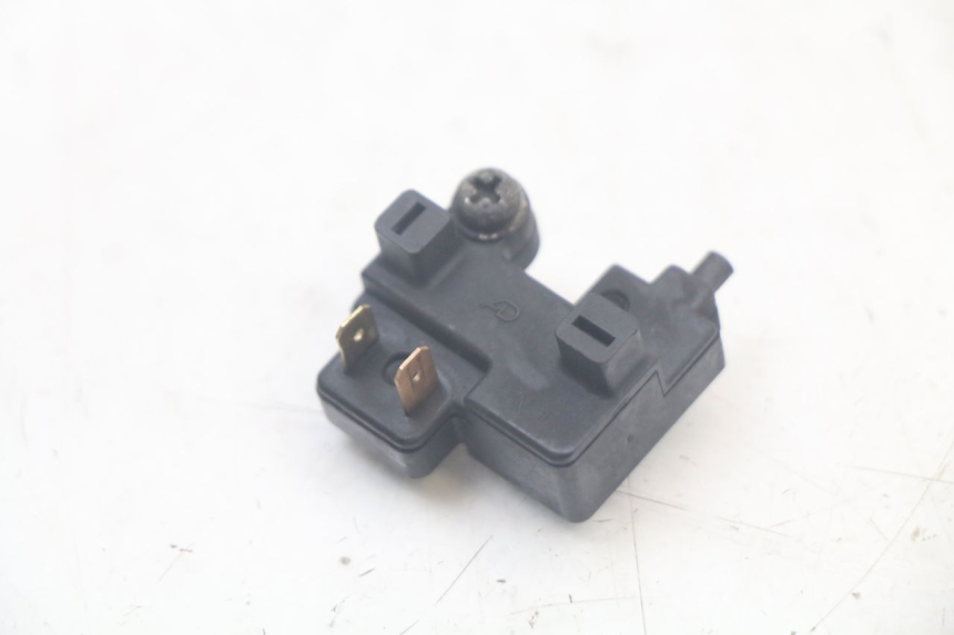 photo de CONTACTOR DE LUZ DE FRENO DERECHO YAMAHA FJR ABS 1300 (2006 - 2012)