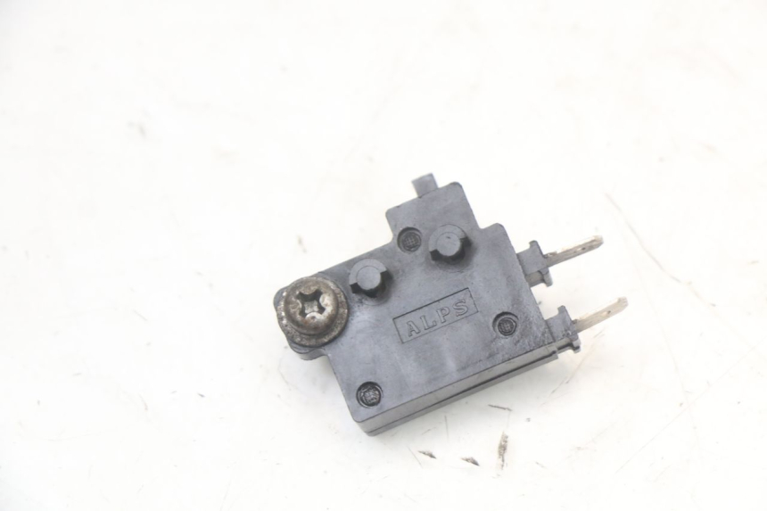 photo de LUZ FRENO INTERRUPTOR DERECHA YAMAHA FZ1 FAZER 1000 (2007 - 2009)