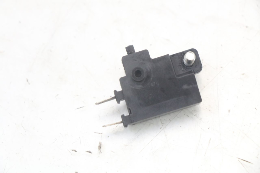 photo de LUZ FRENO INTERRUPTOR DERECHA YAMAHA FZ1 FAZER 1000 (2007 - 2009)