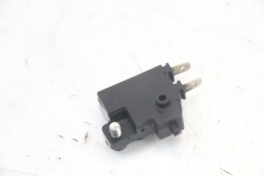 photo de LUZ FRENO INTERRUPTOR DERECHA YAMAHA FZ1 FAZER 1000 (2007 - 2009)