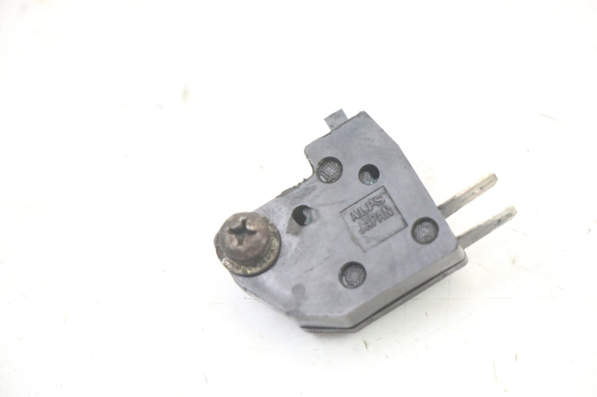 photo de LUZ FRENO INTERRUPTOR DERECHA YAMAHA FZS FAZER 600 (2001 - 2003)