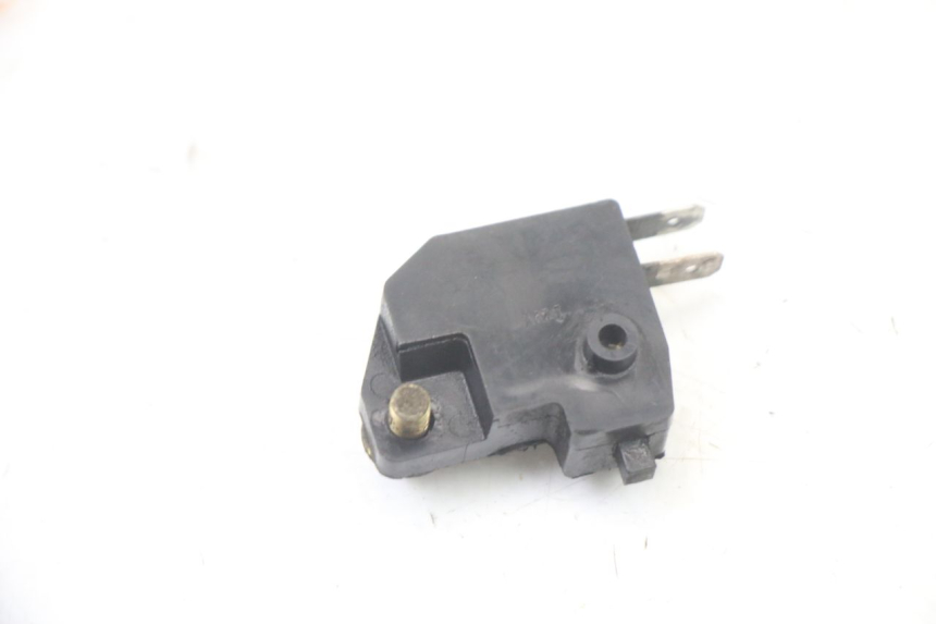 photo de LUZ FRENO INTERRUPTOR DERECHA YAMAHA FZS FAZER 600 (2001 - 2003)