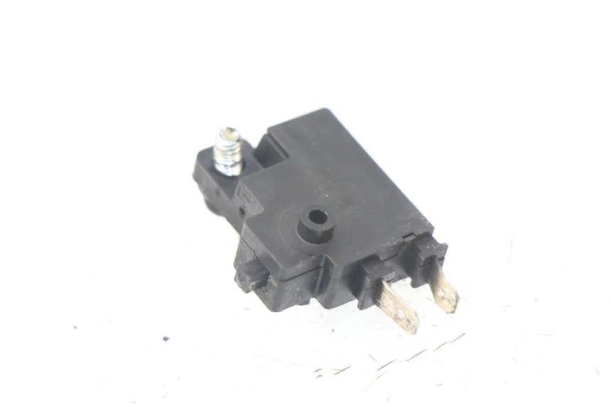 photo de CONTACTOR DE LUZ DE FRENO DERECHO YAMAHA TDM ABS 900 (2002 - 2014)