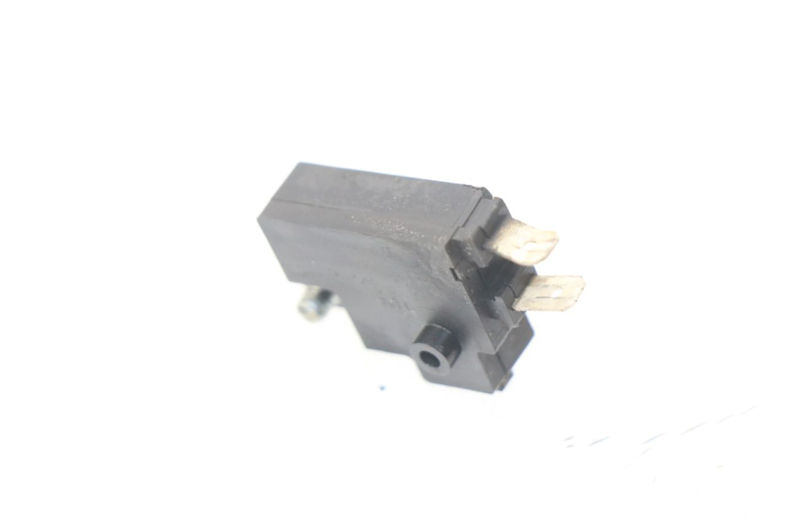 photo de CONTACTOR DE LUZ DE FRENO DERECHO YAMAHA TDM ABS 900 (2002 - 2014)