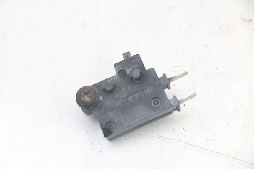 photo de CONTACTOR DE LUZ DE FRENO DERECHO YAMAHA TDM ABS 900 (2002 - 2014)