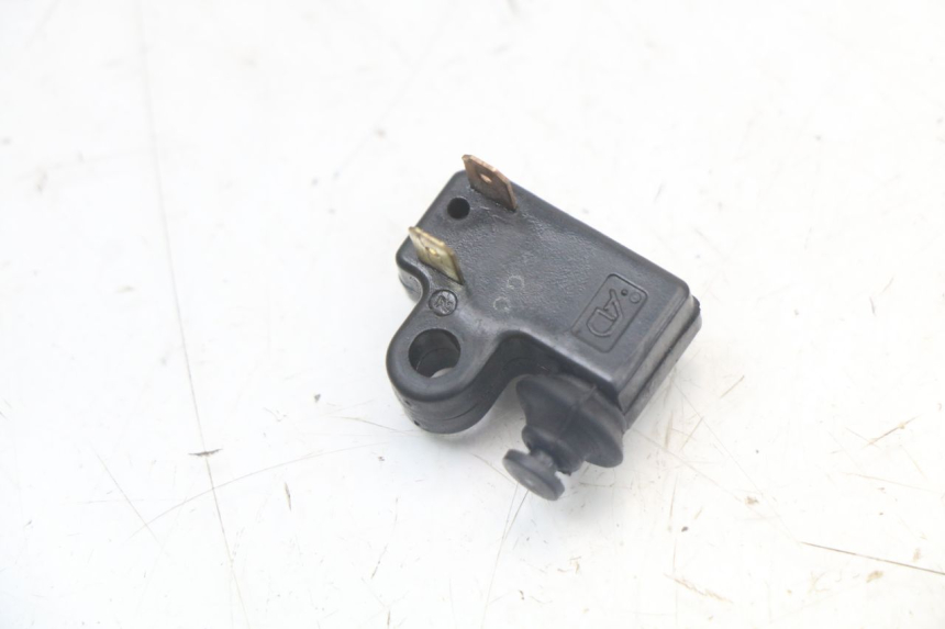 photo de CONTACTOR DE LUZ DE FRENO DERECHO YAMAHA X-MAX XMAX 250 (2006 - 2009)