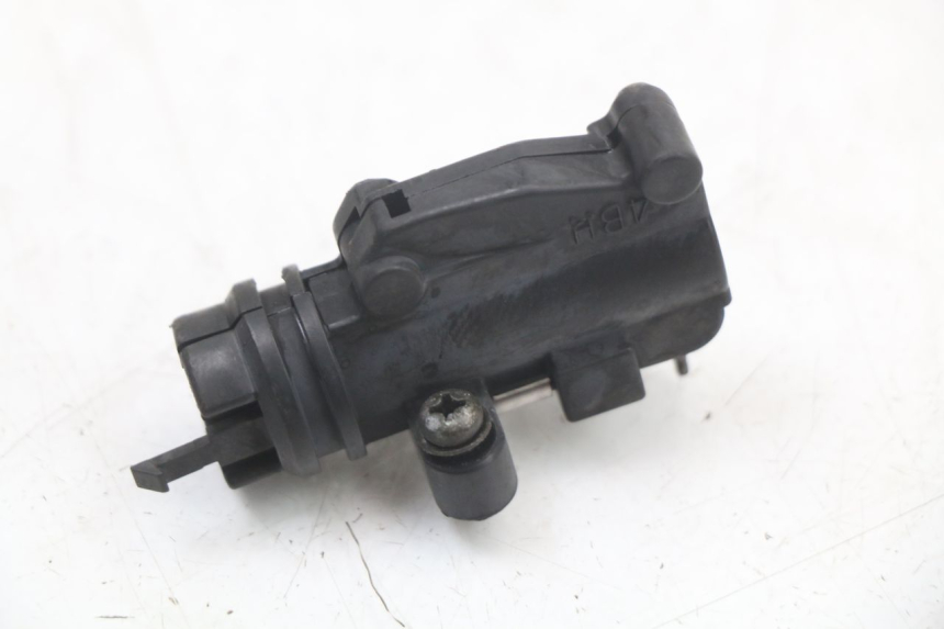 photo de LUZ FRENO INTERRUPTOR DERECHA YAMAHA XJS DIVERSION 600 (1997 - 1999)