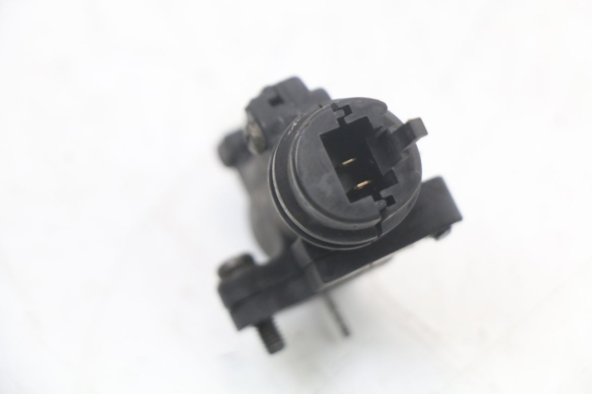 photo de LUZ FRENO INTERRUPTOR DERECHA YAMAHA XJS DIVERSION 600 (1997 - 1999)