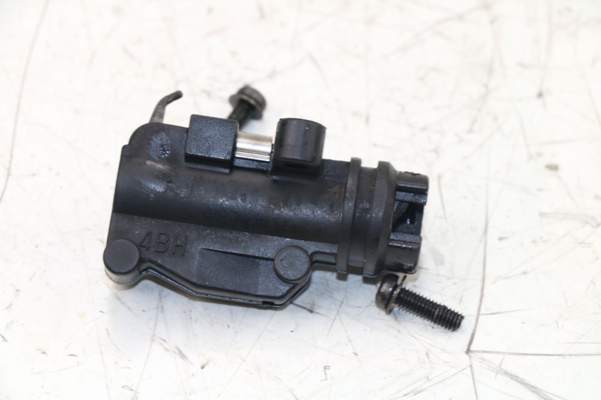 photo de LUZ FRENO INTERRUPTOR DERECHA YAMAHA XJS DIVERSION 600 (1997 - 1999)