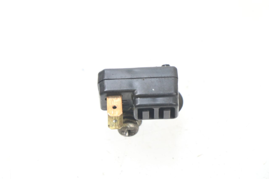 photo de LUZ FRENO INTERRUPTOR DERECHA YAMAHA XMAX X-MAX ABS 125 (2014 - 2016)