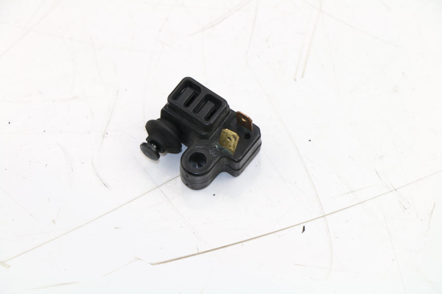 photo de LUZ FRENO INTERRUPTOR DERECHA YAMAHA XP T-MAX ABS 500 (2009 - 2011)