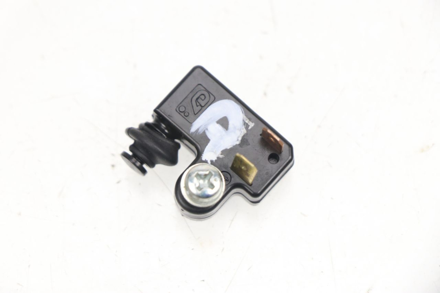 photo de LUZ FRENO INTERRUPTOR DERECHA YAMAHA XP T-MAX TMAX 530 (2015 - 2016)