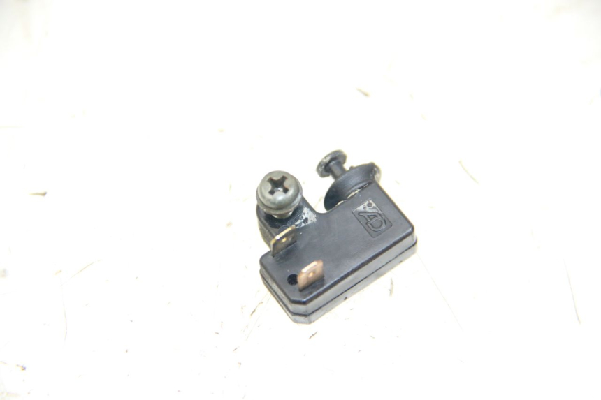 photo de LUZ FRENO INTERRUPTOR DERECHA YAMAHA XP T-MAX TMAX 500 (2004 - 2007)