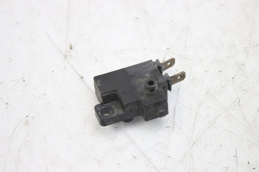 photo de CONTACTOR DE LUZ DE FRENO DERECHO YAMAHA YZF R1 1000 (2007 - 2008)