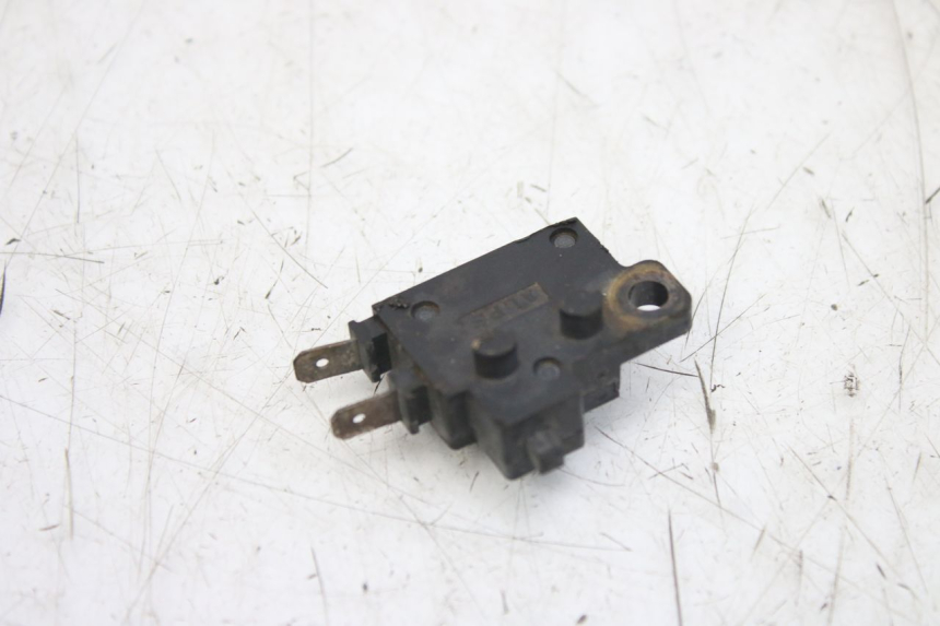 photo de CONTACTOR DE LUZ DE FRENO DERECHO YAMAHA YZF R1 1000 (2007 - 2008)