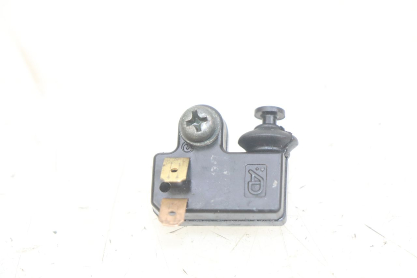 photo de CONTACTOR DE LUZ DE FRENO DERECHO YAMAHA YP MAJESTY 400 (2004 - 2008)