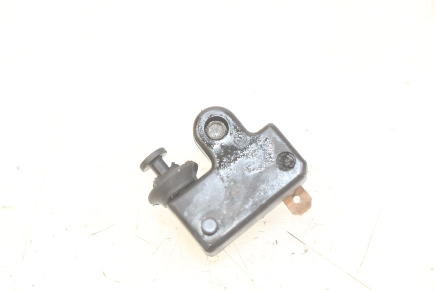 photo de CONTACTOR DE LUZ DE FRENO DERECHO YAMAHA YP MAJESTY 400 (2004 - 2008)