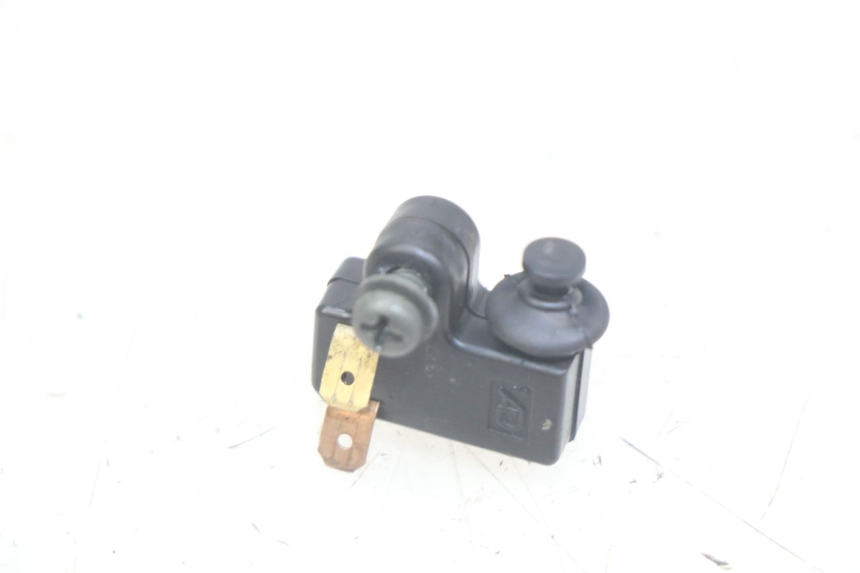 photo de CONTACTOR DE LUZ DE FRENO DERECHO YAMAHA YP MAJESTY 400 (2004 - 2008)