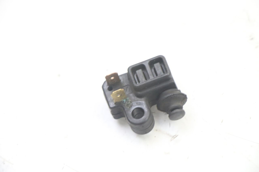 photo de LUZ FRENO INTERRUPTOR DERECHA YAMAHA YP X-MAX XMAX 400 (2014 - 2017)
