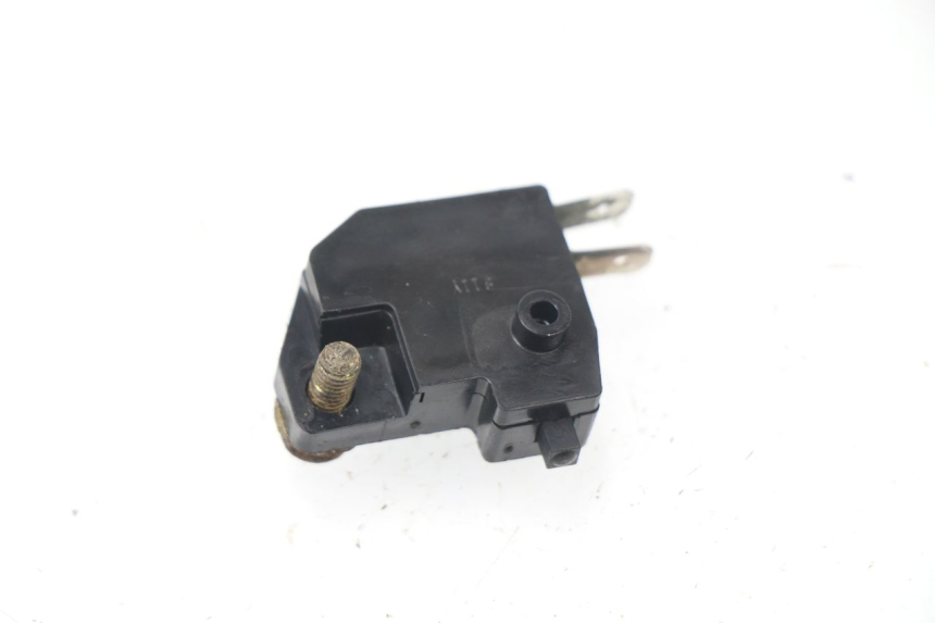 photo de LUZ FRENO INTERRUPTOR DERECHA KAWASAKI ZZR 600 (1995 - 2004)
