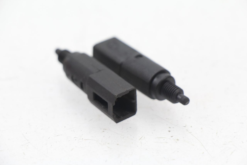 photo de INTERRUPTOR DE LUZ DE FRENO PIAGGIO FLY 2T 50 (2004 - 2017)