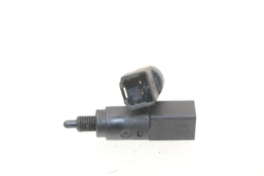 photo de INTERRUPTOR DE LUZ DE FRENO PIAGGIO FLY 2T 50 (2004 - 2017)
