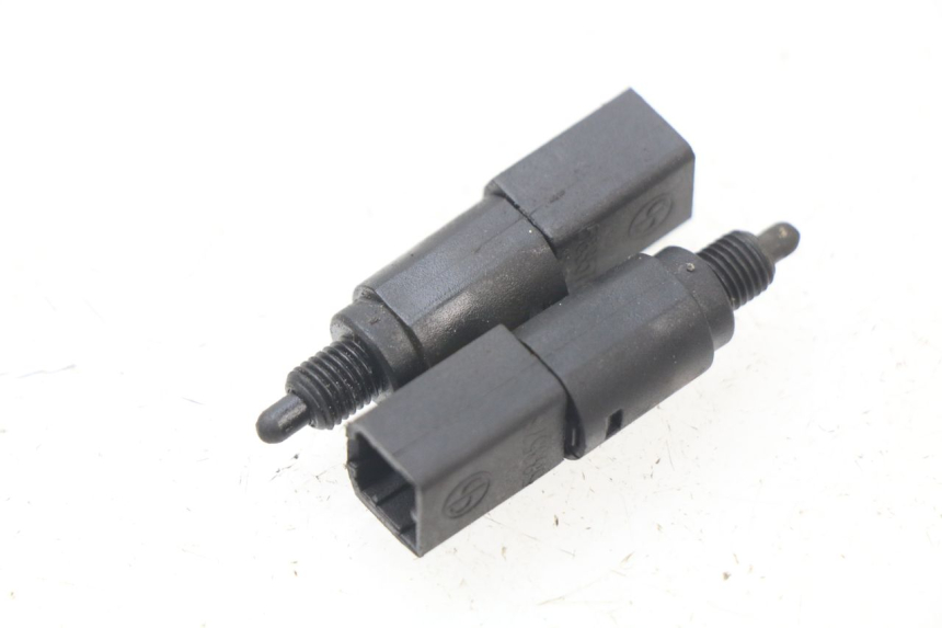 photo de INTERRUPTOR DE LUZ DE FRENO PIAGGIO FLY 2T 50 (2004 - 2017)
