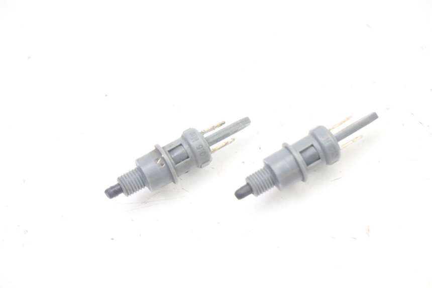 photo de INTERRUPTOR DE LUZ DE FRENO PIAGGIO FLY 2T 50 (2004 - 2017)